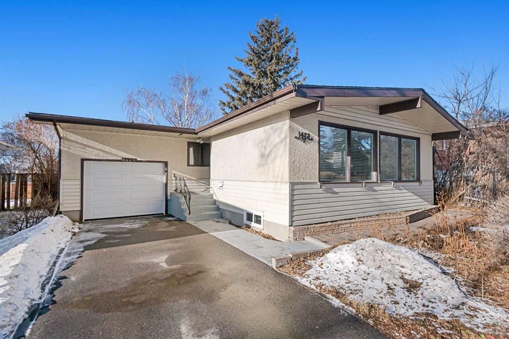 1423 18A Street NE, Calgary — photo 2 of 43