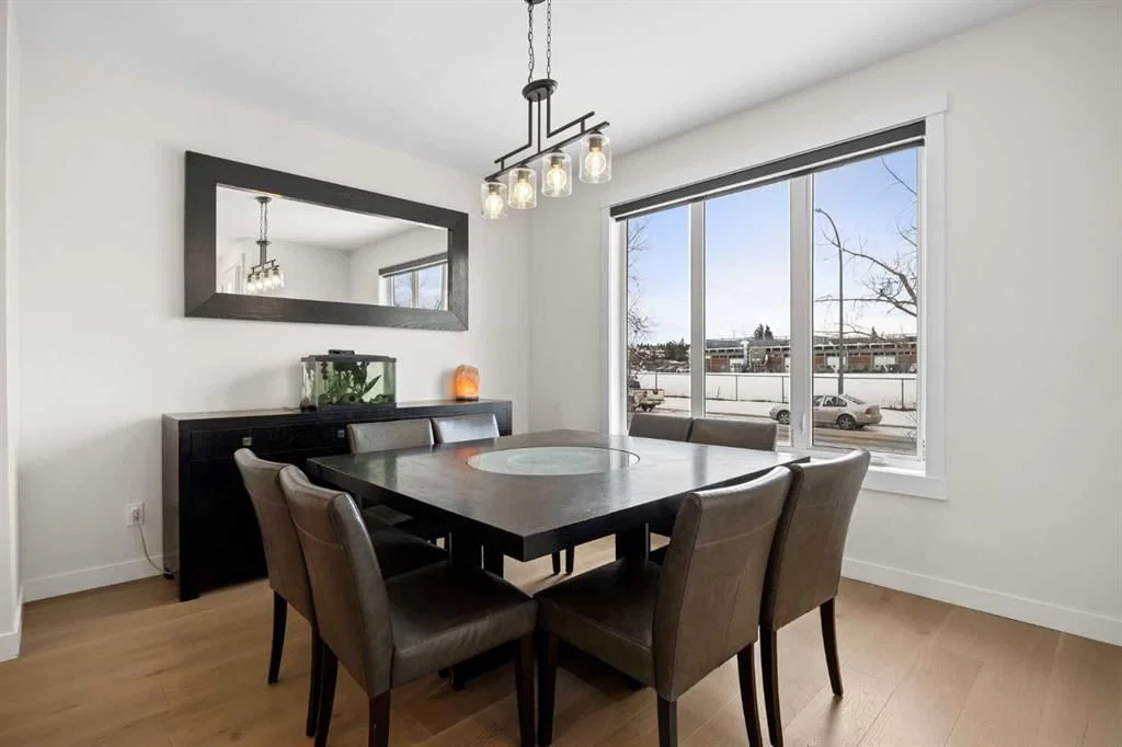 4635 79 Street NW, Calgary — photo 5 of 47