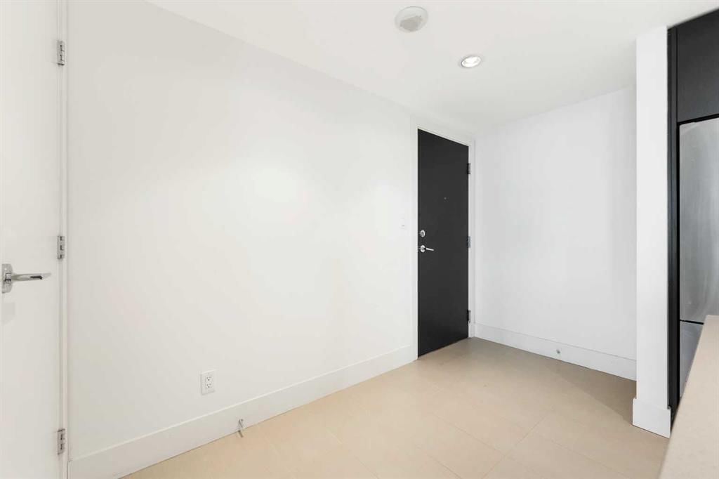 2901, 1111 10 Street SW, Calgary — photo 4 of 49