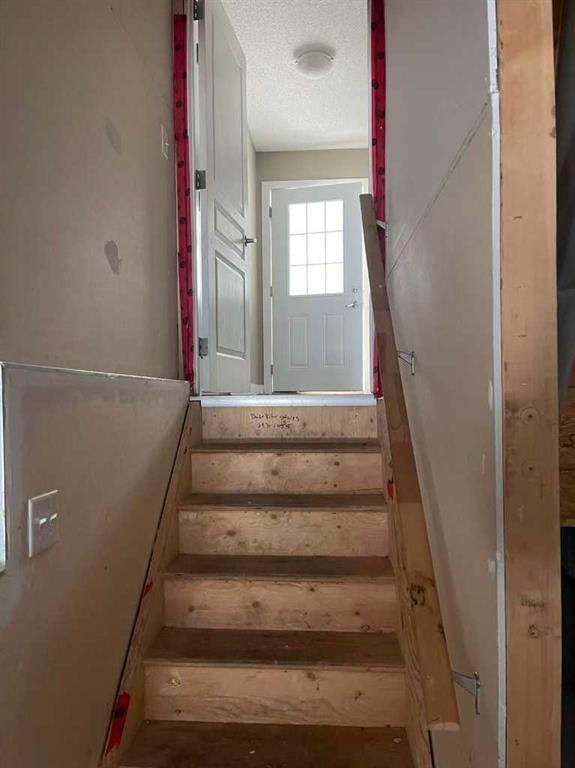 53 Panatella Road NW, Calgary — photo 3 of 15