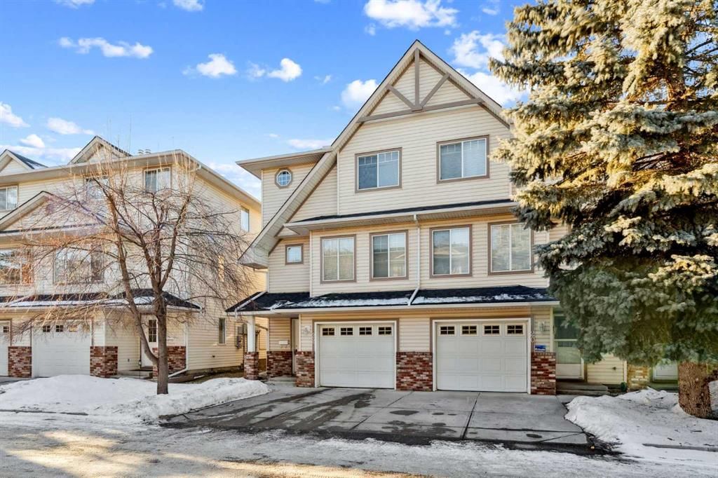 22 Country Hills Cove NW, Calgary — main listing photo