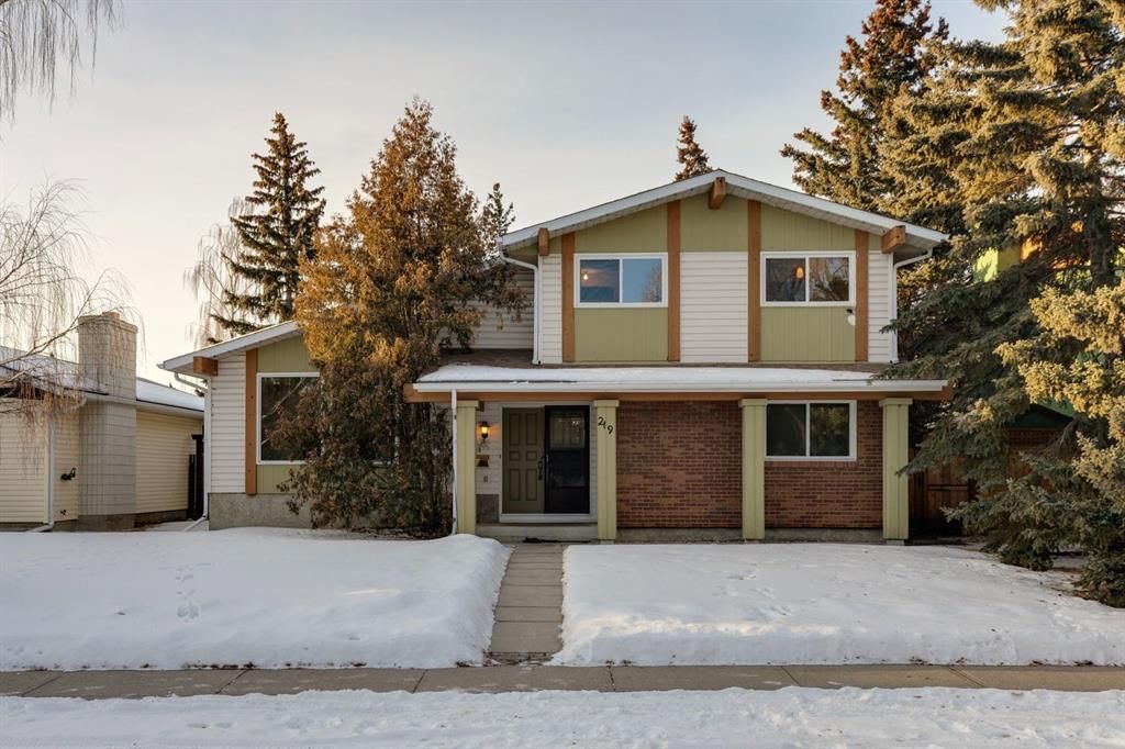 219 Silvercreek Close NW, Calgary — photo 2 of 38