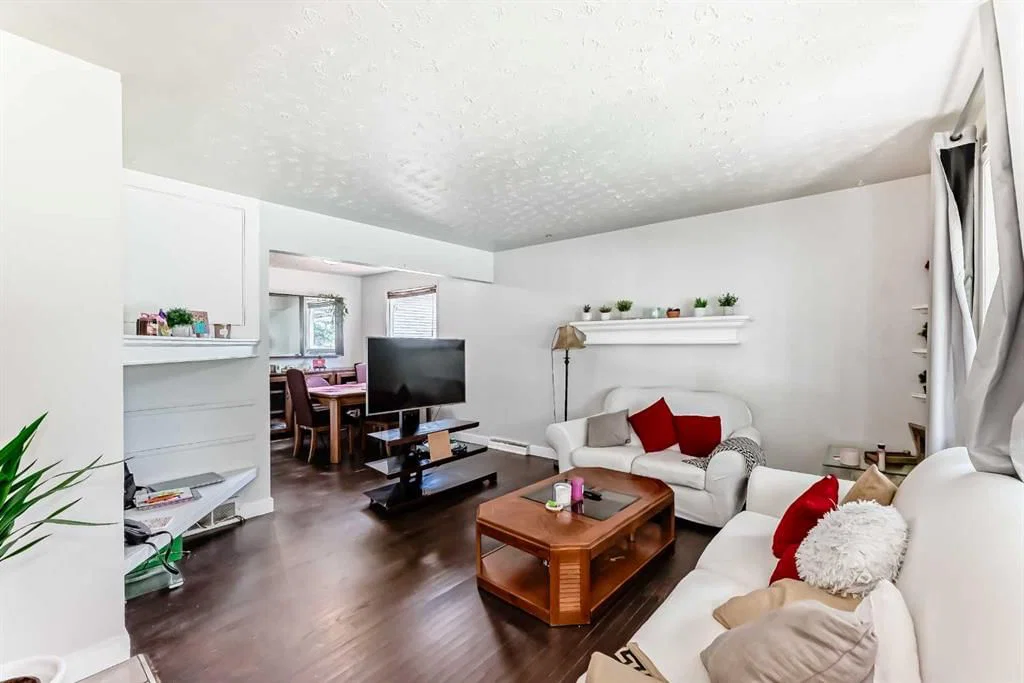 2208 47 Street SE, Calgary — photo 5 of 47