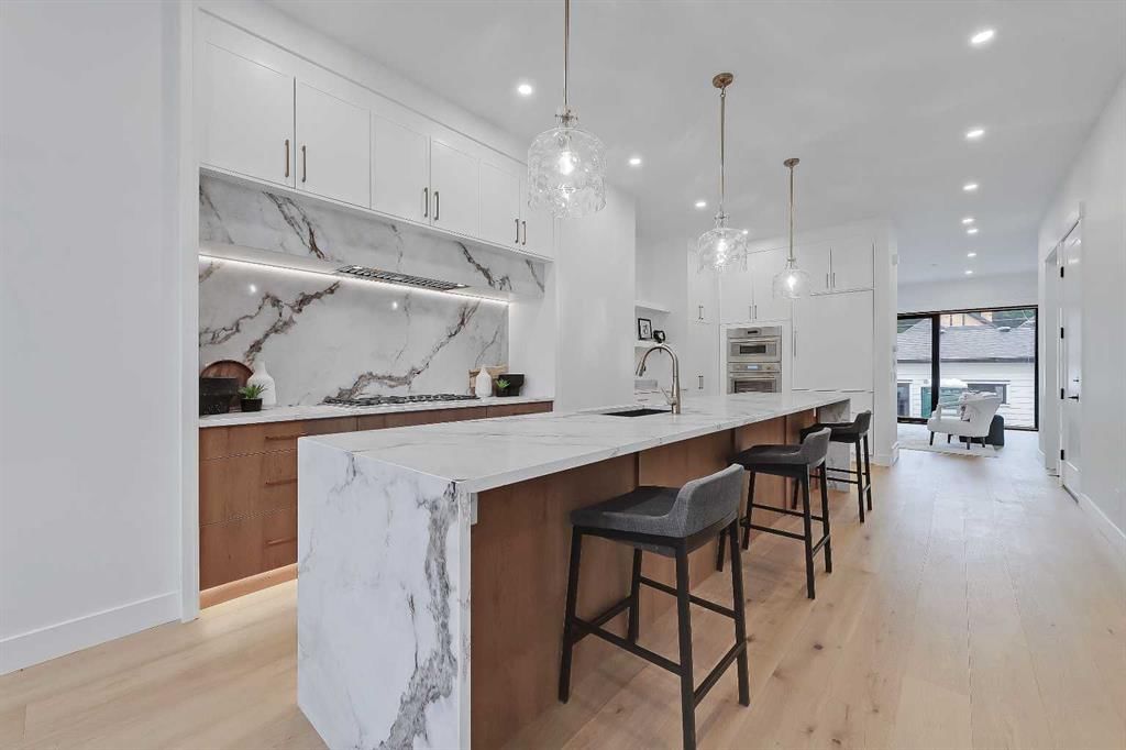 2720 5 Avenue NW, Calgary — photo 5 of 44