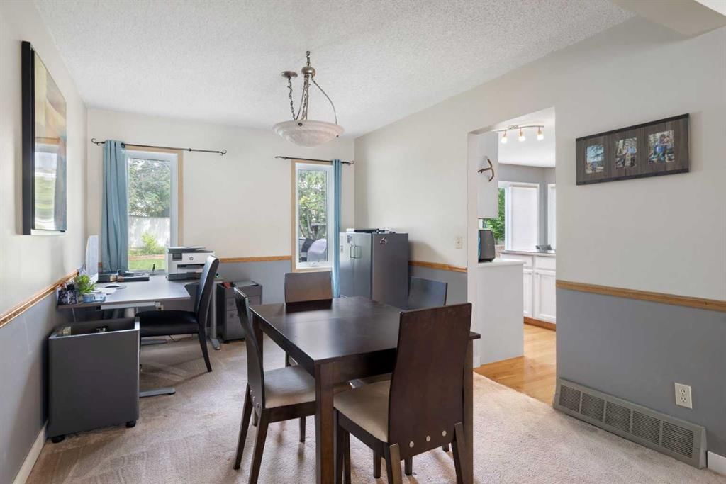 156 Woodfield Road SW, Calgary — photo 4 of 47