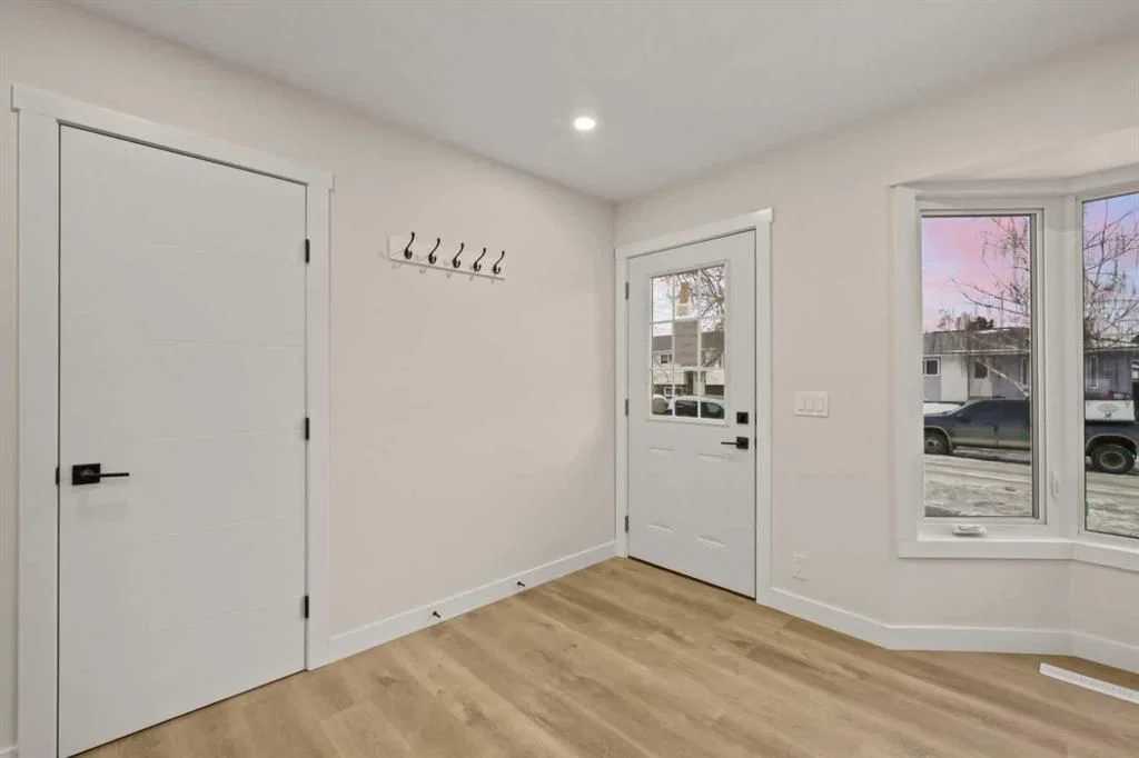 219 Pinemill Road NE, Calgary — photo 3 of 49