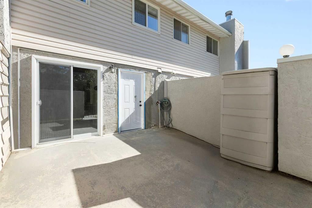 7, 4915 45 Street SW, Calgary — photo 4 of 38