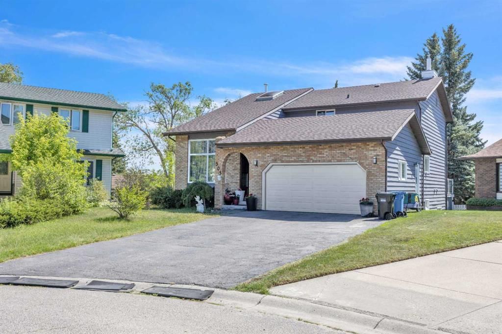 303 Ranchridge Bay NW, Calgary — photo 2 of 50
