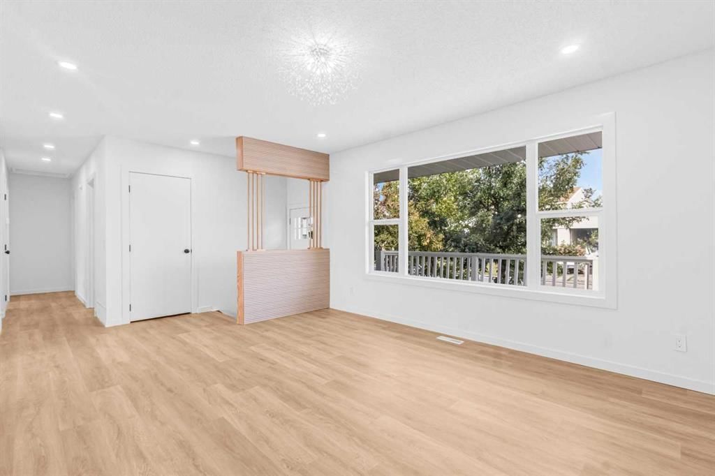 631 58 Street SE, Calgary — photo 5 of 44