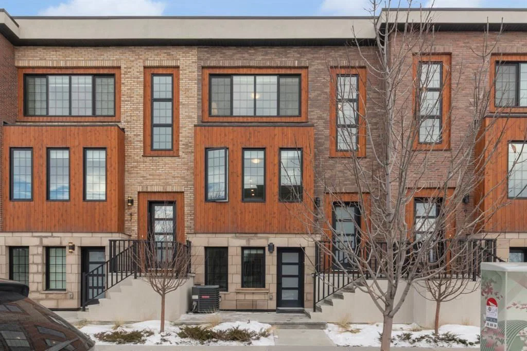 89 Greenbriar Place NW, Calgary — main listing photo