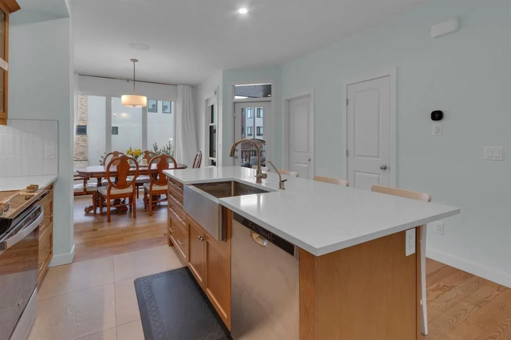89 Greenbriar Place NW, Calgary — photo 3 of 34