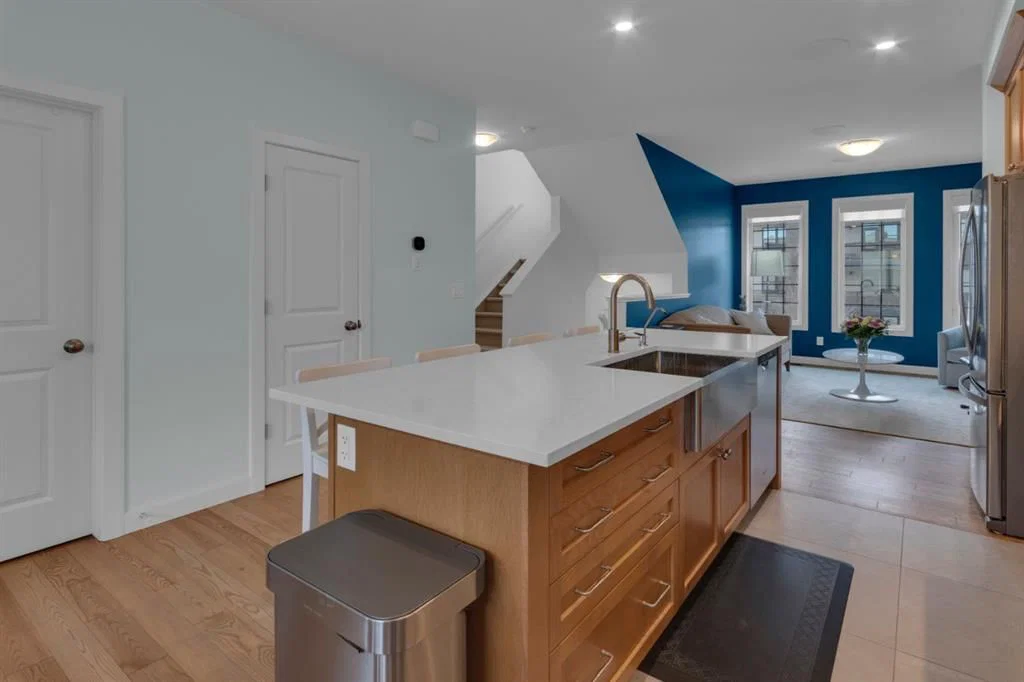 89 Greenbriar Place NW, Calgary — photo 5 of 34