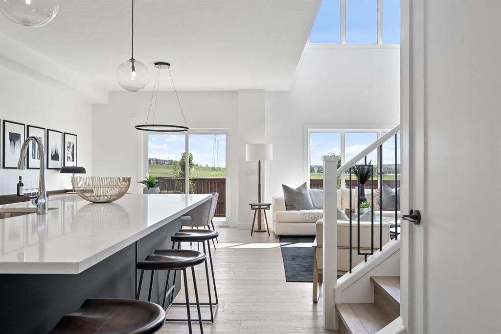 10 Westland Park SW, Calgary — main listing photo