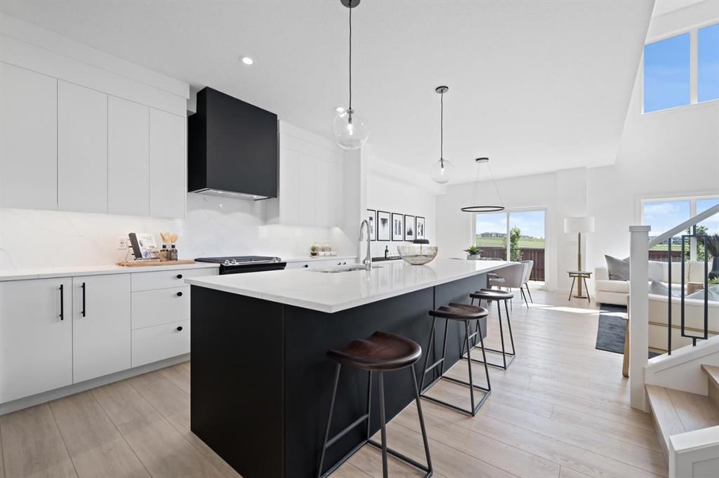 10 Westland Park SW, Calgary — photo 4 of 28
