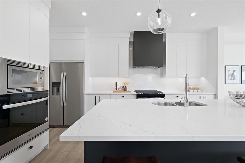 10 Westland Park SW, Calgary — photo 5 of 28