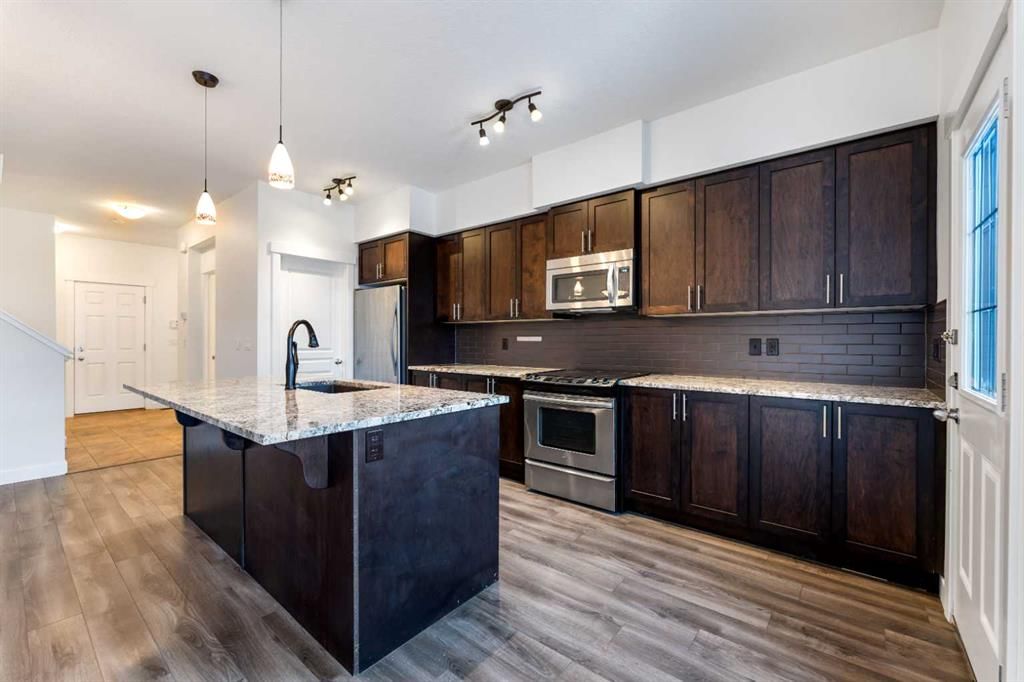 51 Legacy Close SE, Calgary — photo 2 of 31