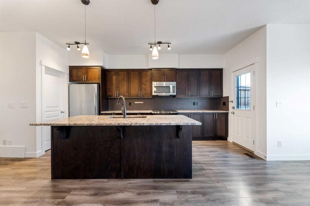 51 Legacy Close SE, Calgary — photo 4 of 31