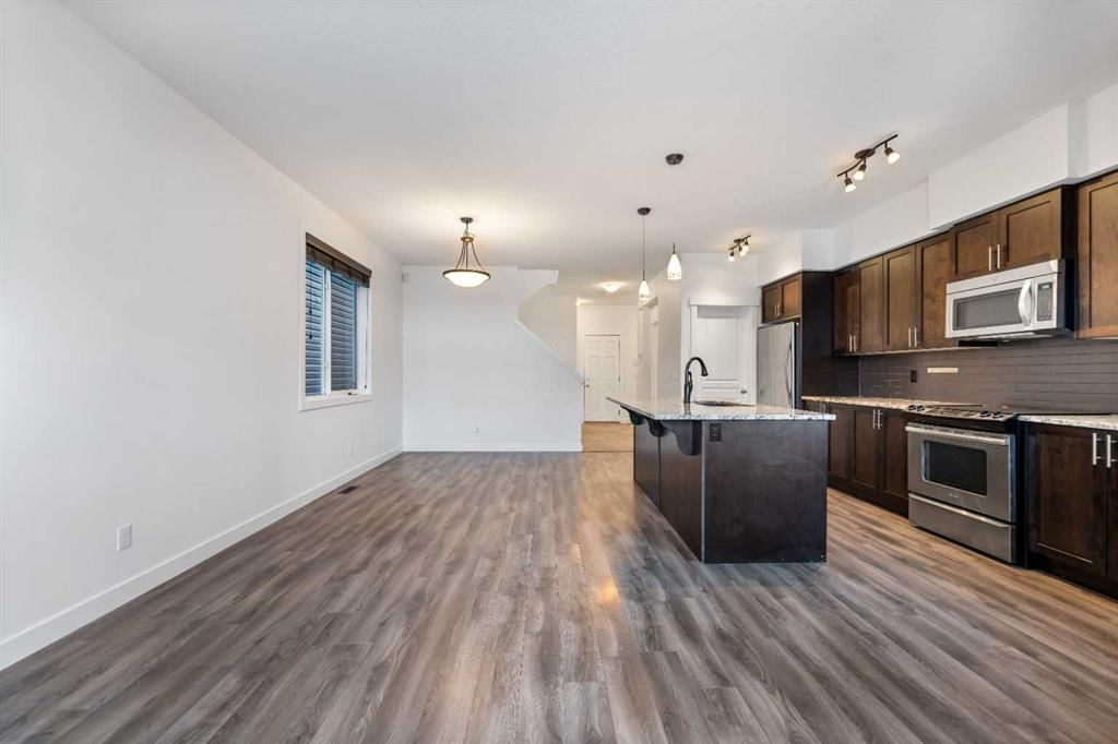 51 Legacy Close SE, Calgary — photo 5 of 31