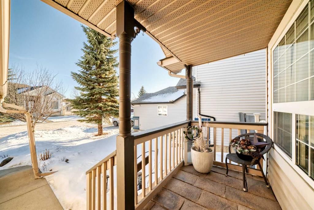 91 Somerglen Road SW, Calgary — photo 3 of 50