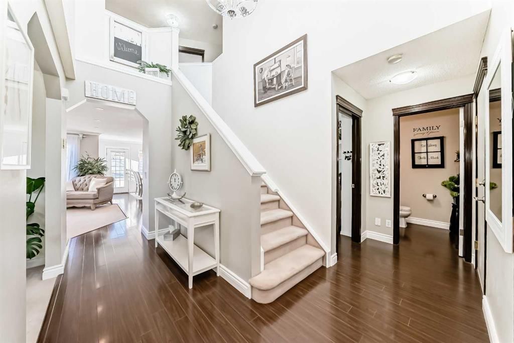 91 Somerglen Road SW, Calgary — photo 4 of 50