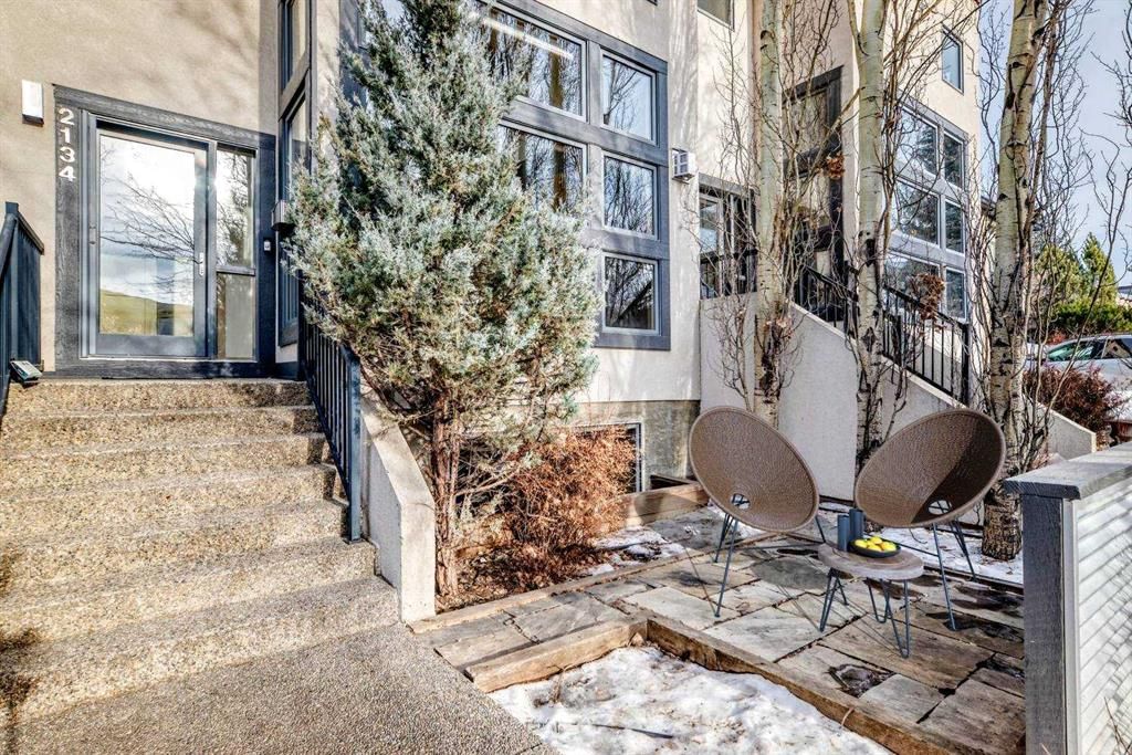 2134 30 Avenue SW, Calgary — photo 2 of 50