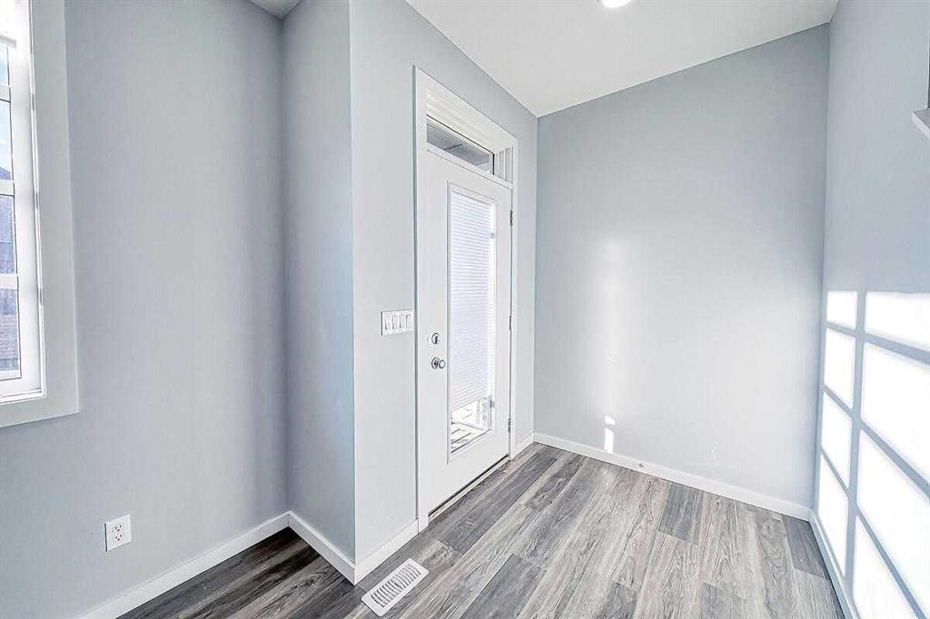 310 Savanna Terrace NE, Calgary — photo 4 of 49