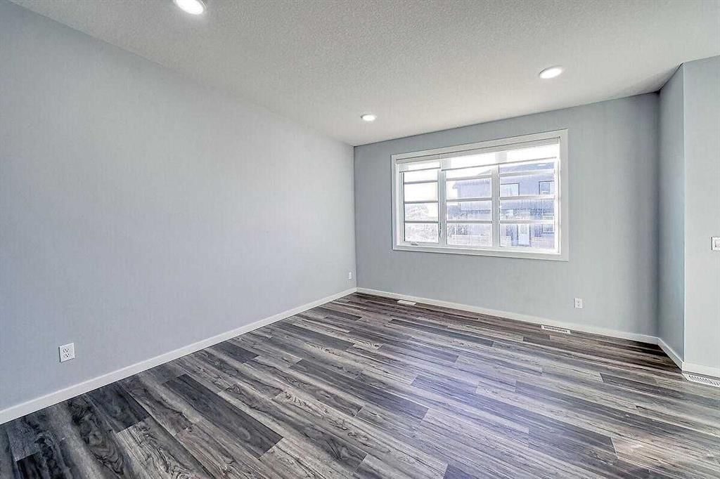 310 Savanna Terrace NE, Calgary — photo 5 of 49