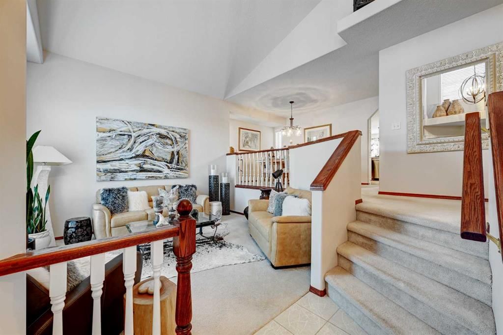 6558 Sierra Morena Boulevard SW, Calgary — photo 4 of 50