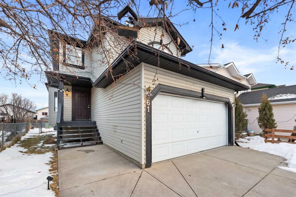 61 Applemont Place SE, Calgary — main listing photo