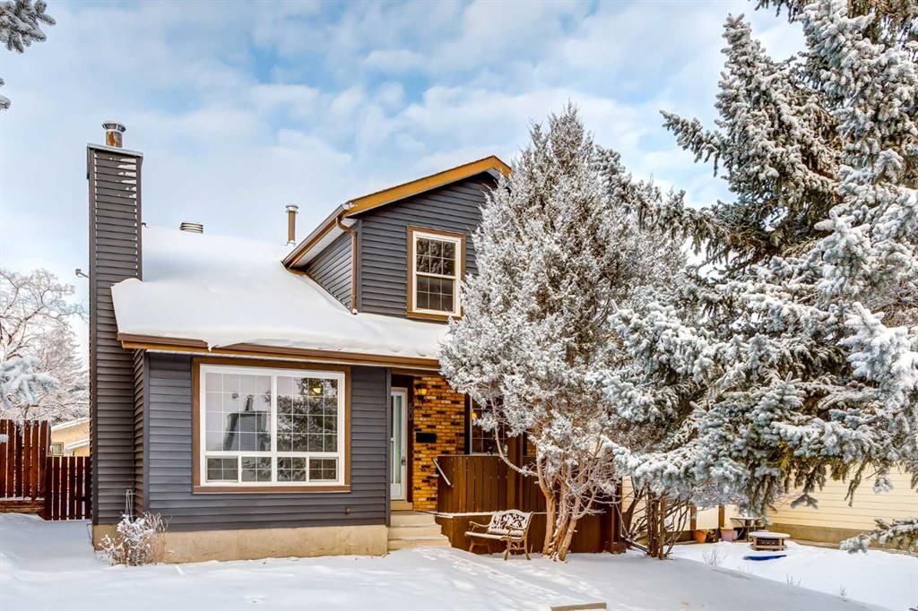 60 bedford Circle NE, Calgary — main listing photo