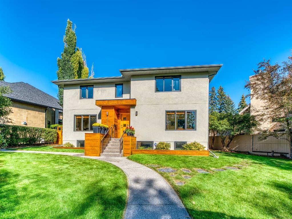 2716 Carleton Street SW, Calgary — photo 2 of 50