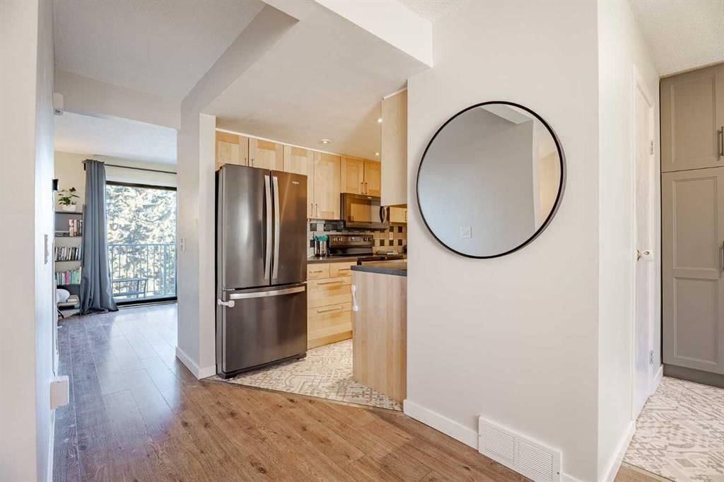 65, 1055 72 Avenue NW, Calgary — photo 5 of 33