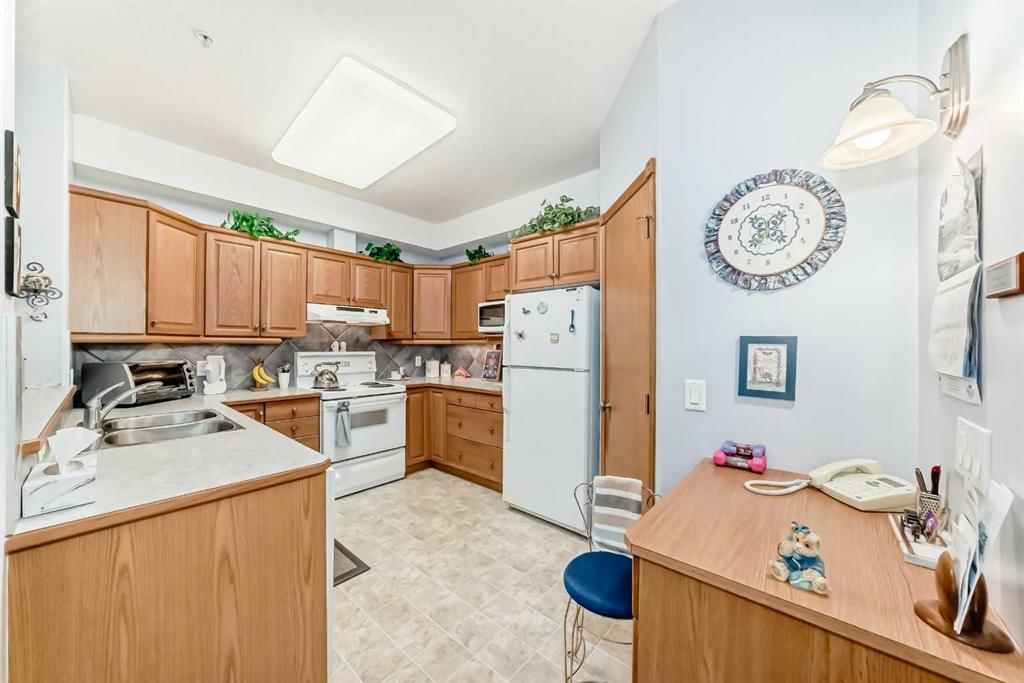 1225, 151 Country Village Road NE, Calgary — photo 4 of 45