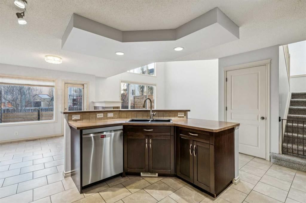 305 Tuscany Vista Road NW, Calgary — photo 4 of 39