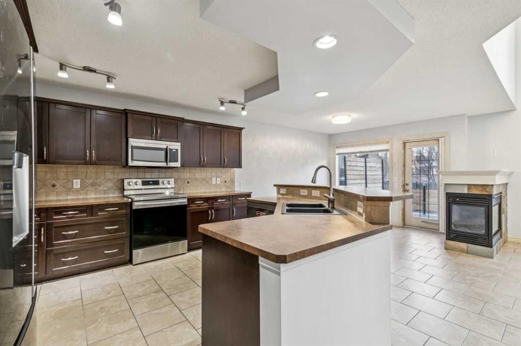 305 Tuscany Vista Road NW, Calgary — photo 5 of 39