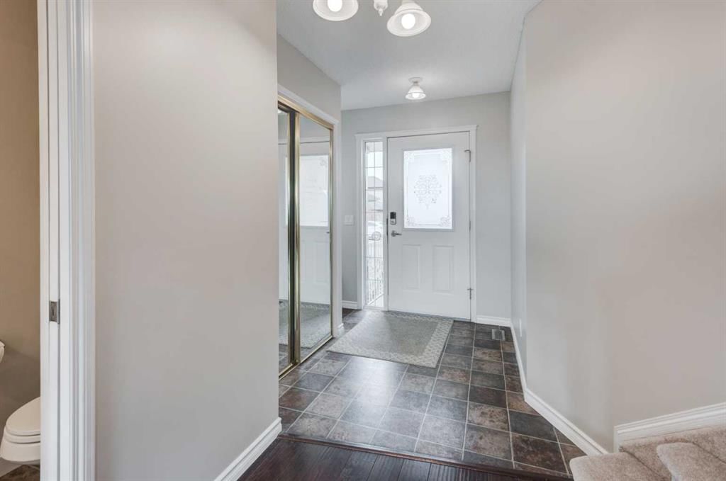 45 Cougarstone Place SW, Calgary — photo 3 of 46