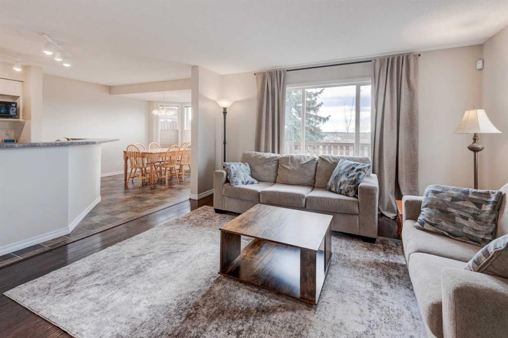 45 Cougarstone Place SW, Calgary — photo 4 of 46