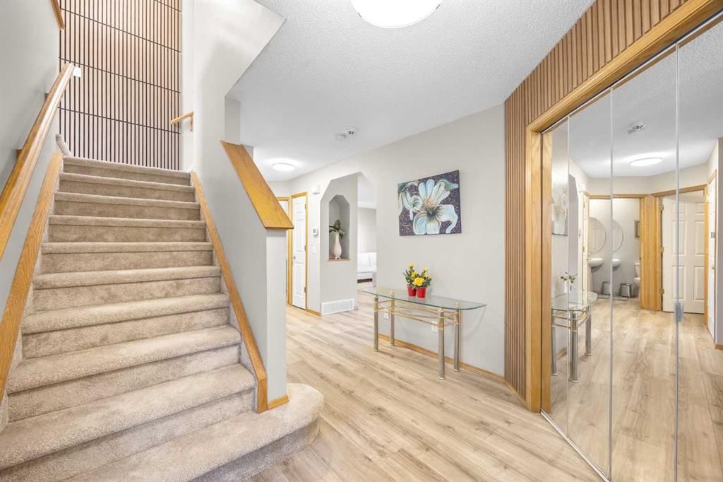 11 Citadel Meadow Crescent NW, Calgary — photo 2 of 50