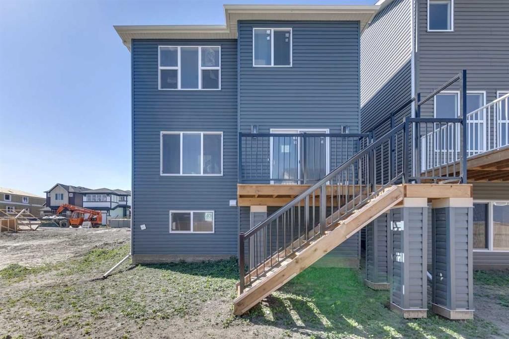 92 Amblefield Grove NW, Calgary — photo 3 of 41