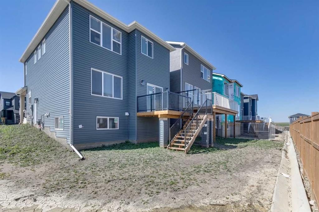 92 Amblefield Grove NW, Calgary — photo 4 of 41