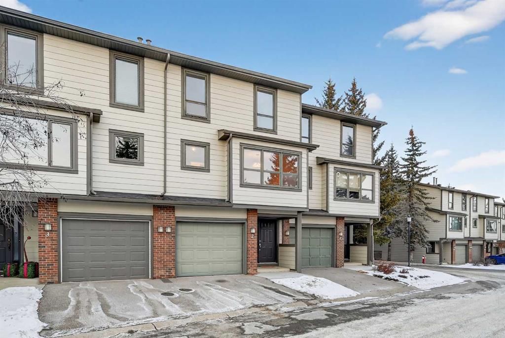 2, 185 Woodridge Drive SW, Calgary — main listing photo