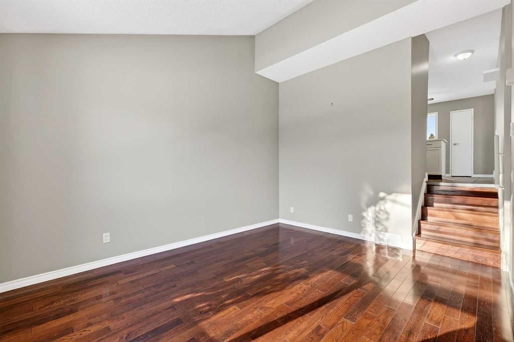 171 Deerfield Drive SE, Calgary — photo 5 of 34