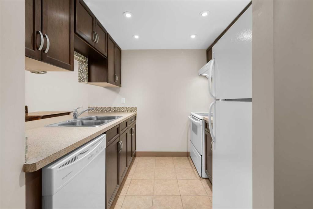 160, 310 8 Street SW, Calgary — photo 3 of 26