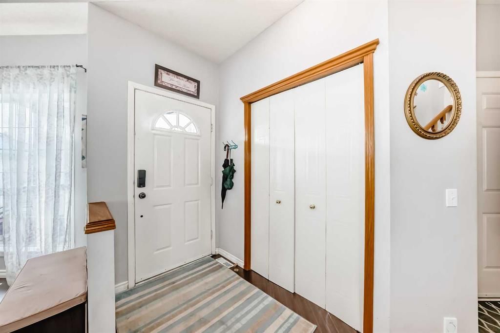 38 Mt Douglas Close SE, Calgary — photo 2 of 46