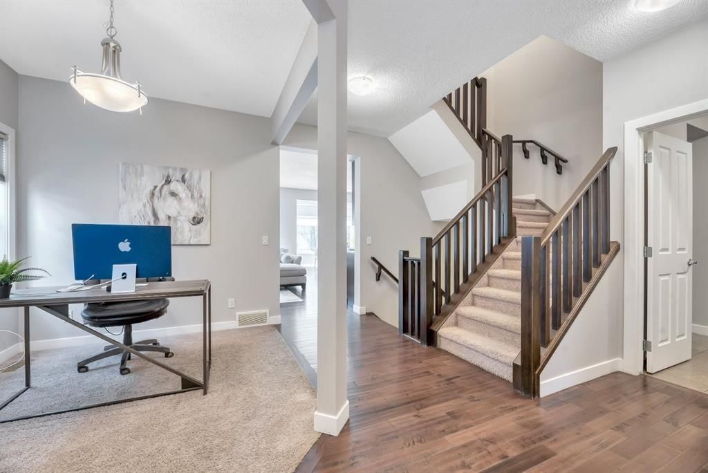 175 Everbrook Drive SW, Calgary — photo 3 of 45