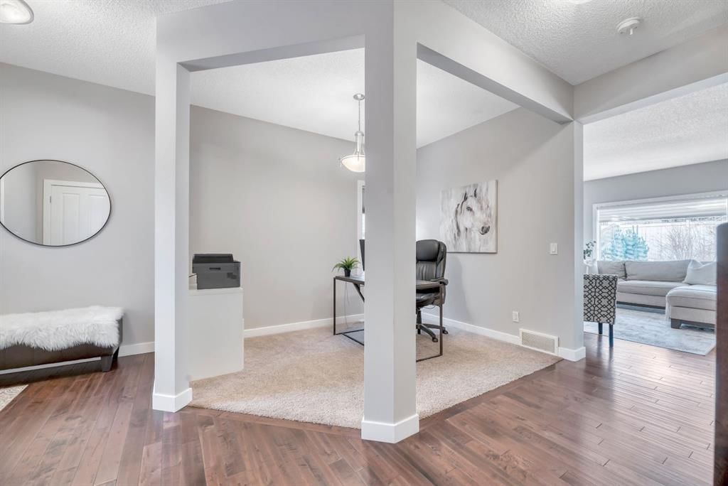 175 Everbrook Drive SW, Calgary — photo 5 of 45