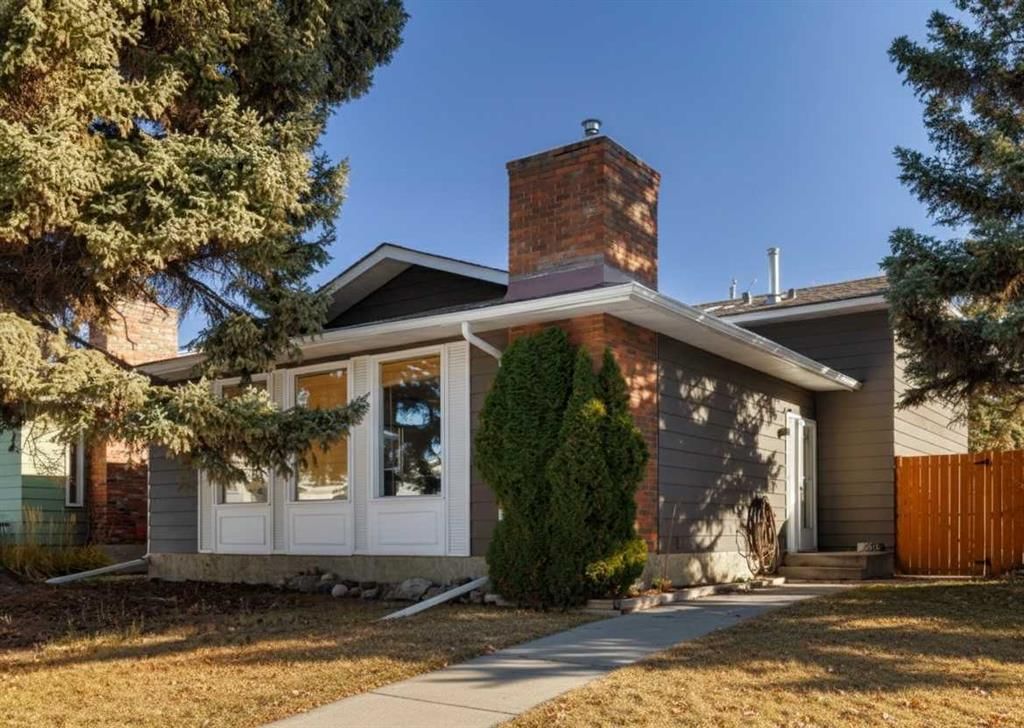 256 Queen Tamara Way SE, Calgary — main listing photo