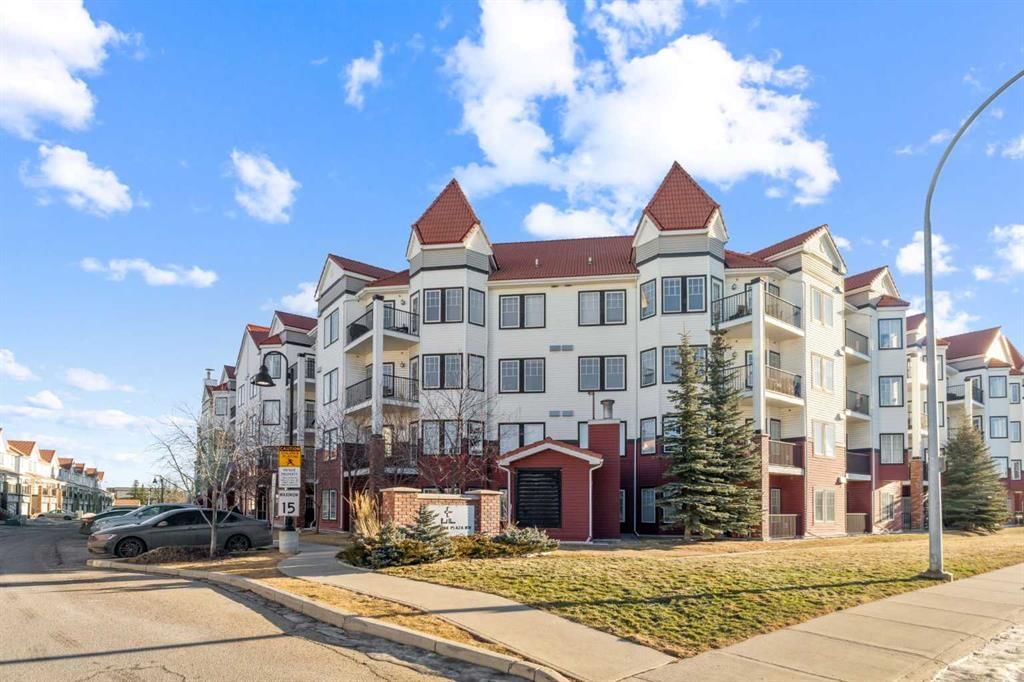321, 20 Royal Oak Plaza NW, Calgary — photo 2 of 30