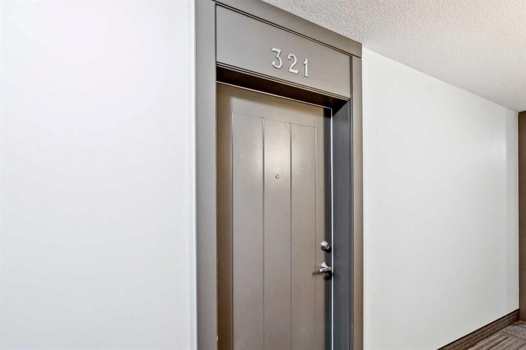321, 20 Royal Oak Plaza NW, Calgary — photo 4 of 30