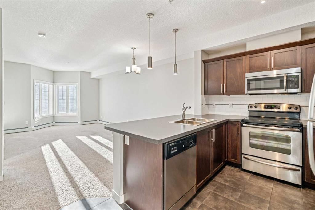 321, 20 Royal Oak Plaza NW, Calgary — photo 5 of 30